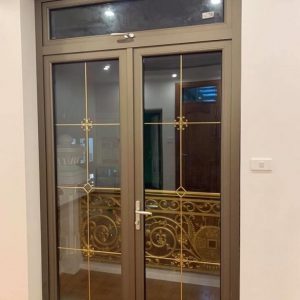 Mẫu thiết kế, thi công cửa kính hộp hoa đồng cao cấp Ms: 09