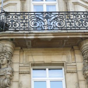 BAN CÔNG HOA SẮT MỸ THUẬT