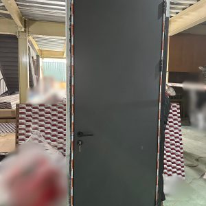 gia công cửa nhôm lõi tổ ong than tre omega bacofes