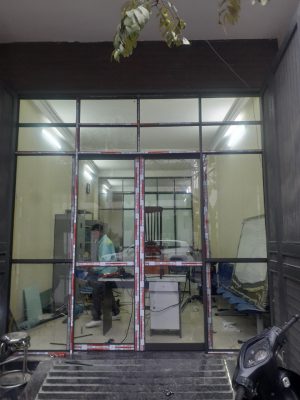 vách nhôm kính giá rẻ ha nội