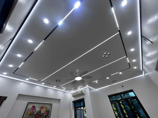 Trần nhôm tấm tổ ong bo cong kết hợp đèn LED tại phố Kim Mã Hà Nội