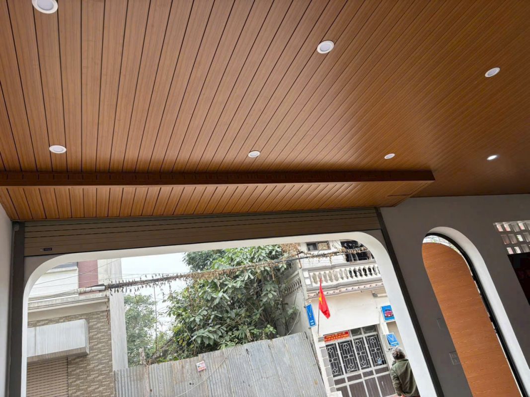 Thi công trần nhôm chắn nắng Basi M145mm tại Hà Nội